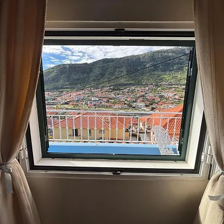 Sea & Mountain View In Apartment Machico (Madeira)