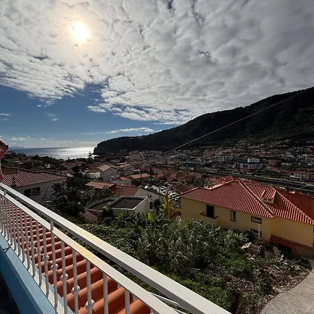 Sea & Mountain View In * Machico (Madeira)