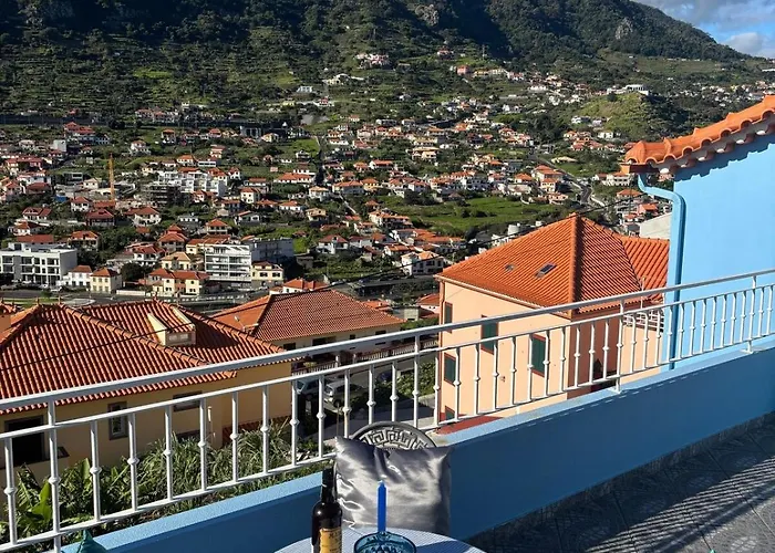 Sea & Mountain View In Apartment Machico (Madeira)