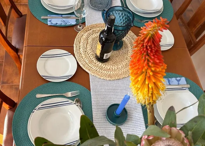 Sea & Mountain View In Appartement Machico (Madeira)