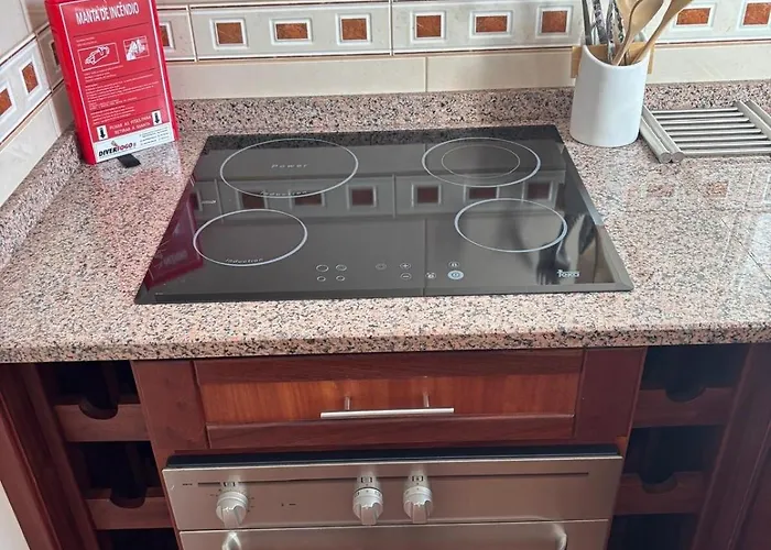 Sea & Mountain View In Appartement