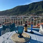 Sea & Mountain View In Appartement