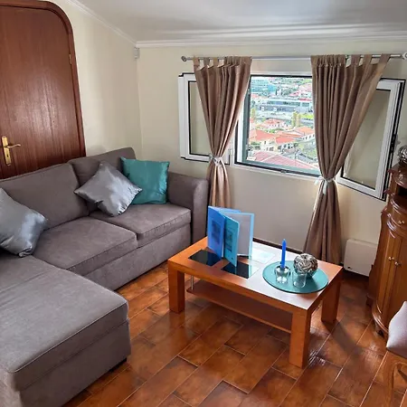 Apartment Sea & Mountain View In Machico (Madeira)