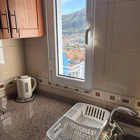 Sea & Mountain View In Apartment