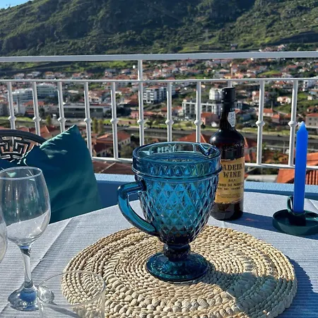 Apartment Sea & Mountain View In Machico (Madeira)
