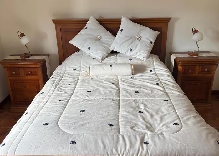 Sea & Mountain View In Apartment Machico (Madeira)