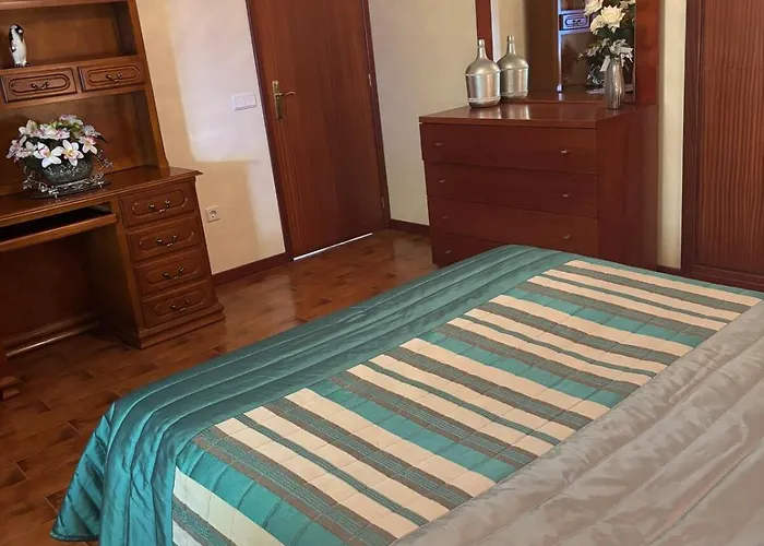 Sea & Mountain View In Apartment Machico (Madeira)