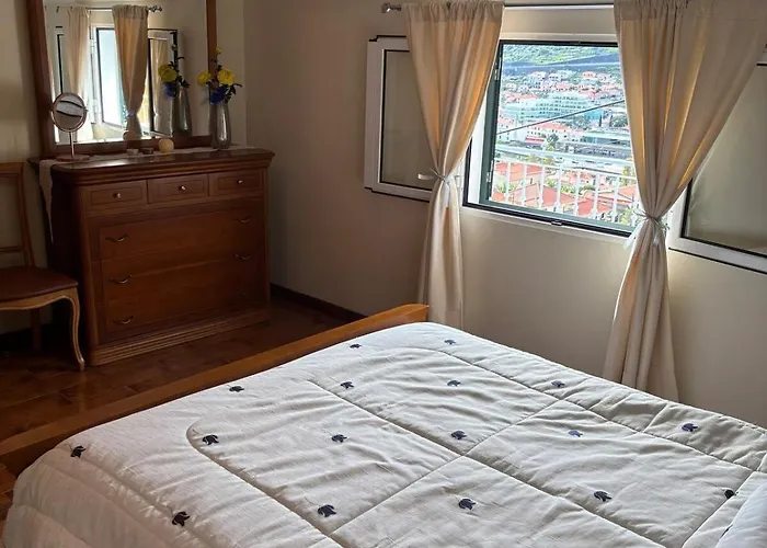 Sea & Mountain View In * Machico (Madeira)