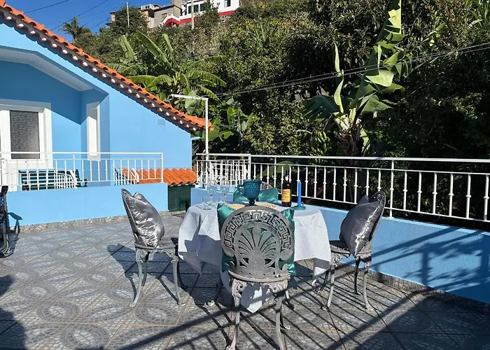 Sea & Mountain View In * Machico (Madeira)