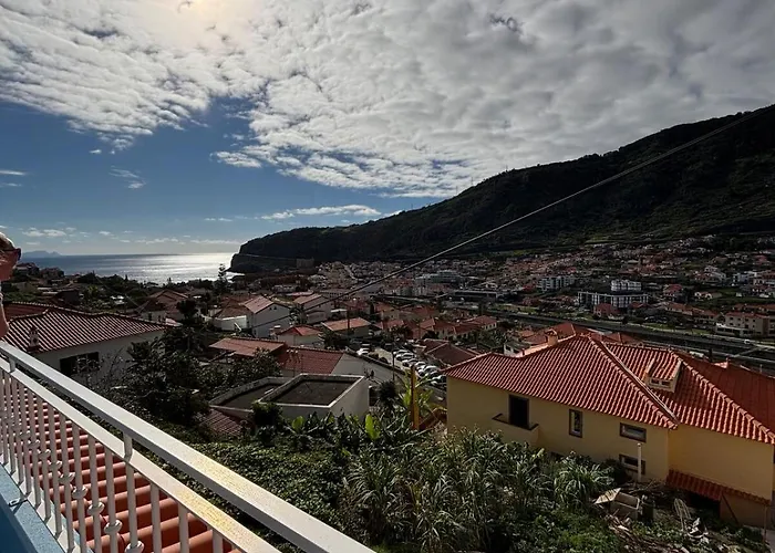 Sea & Mountain View In * Machico (Madeira)