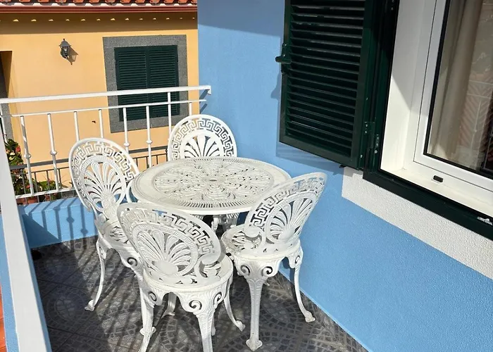 Sea & Mountain View In * Machico (Madeira)