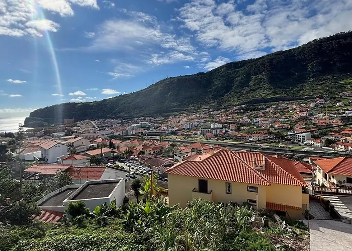 Apartment Sea & Mountain View In Machico (Madeira)